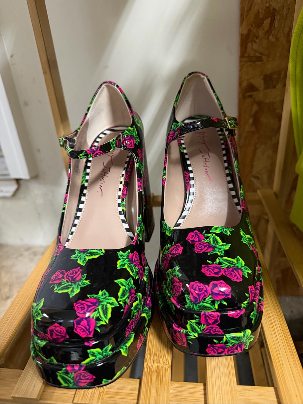 Betsey Johnson Black Patent Mary Jane Platforms with Hot Pink Roses